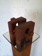 2009, Gips, Stahl, Spiegel, 140 x 30 x 30 cm